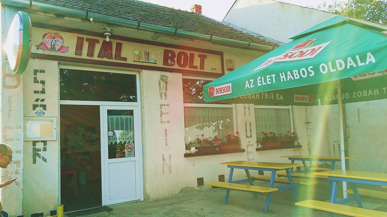 Az Egyházashetyei kocsma - Kocsmaturista