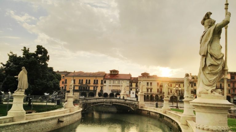 Kocsmaturista - Padova főtere, a Piazza dei Signori