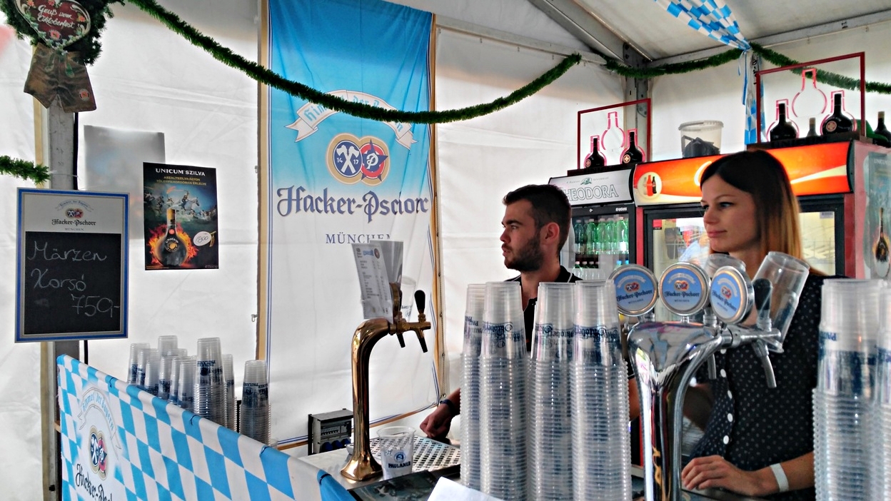 kocsmaturista_hacker_pschorr_märzen_oktoberfest_budapest