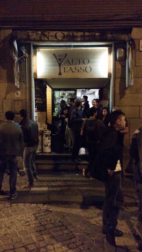 kocsmaturista_bologna_alto_tasso_crowd