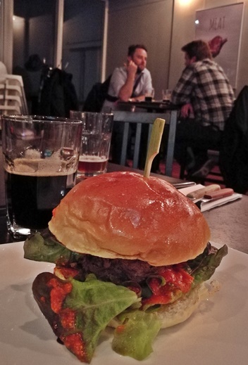 Aranyérmes Sörvacsora - FŰTŐHÁZ SÖRFŐZDE - Sophie & Ben Bistro - Goose Burger - 327-139 Stout - Kocsmaturista